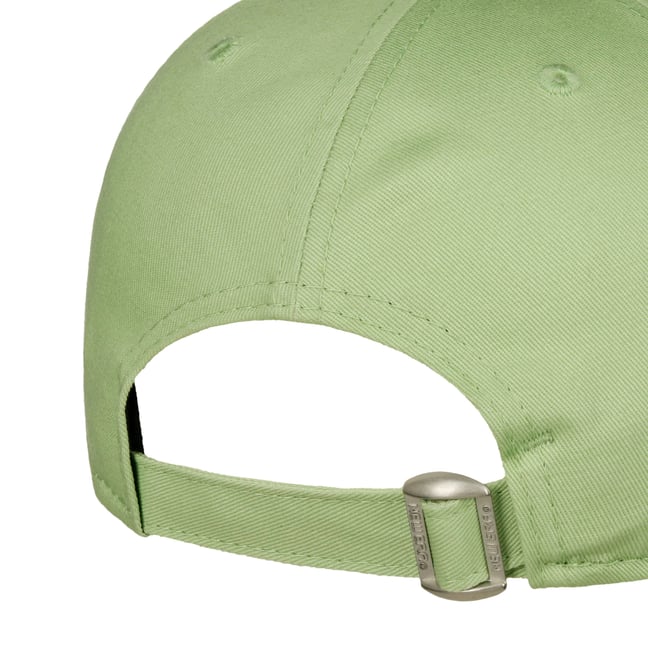 9Forty NE Essential Cap by New Era - £20.95