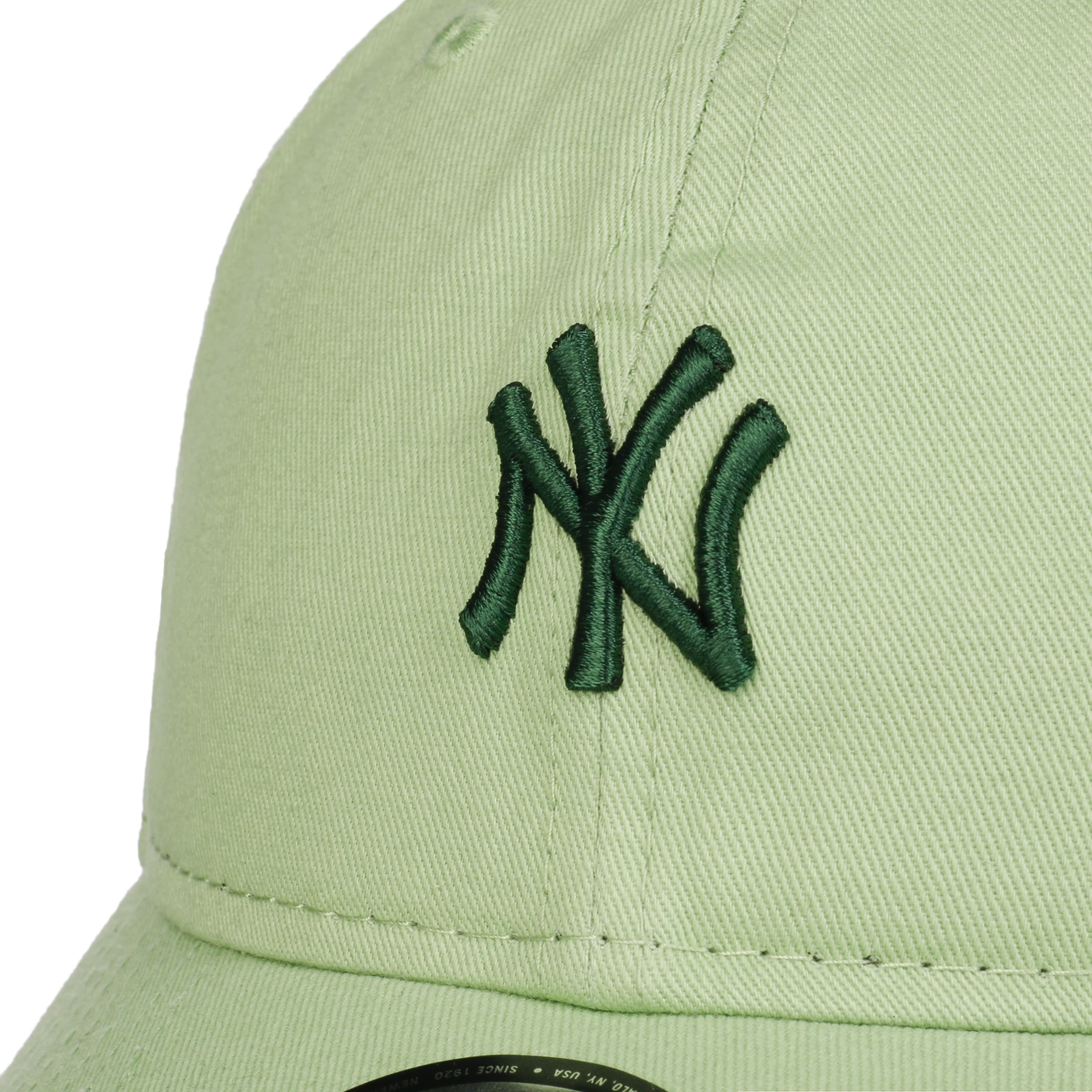 9Twenty Yankees Mini Logo Cap by New Era - £26.95