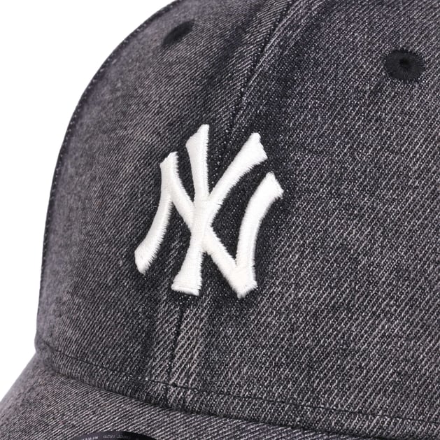 9Forty Acid Wash Denim Yankees Cap by New Era - £35.95